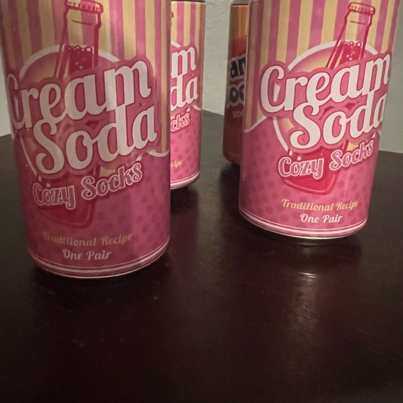 🤍🖤 The Orrsum Sock Co Cream Soda Socks In A Can - Picture 4 of 4